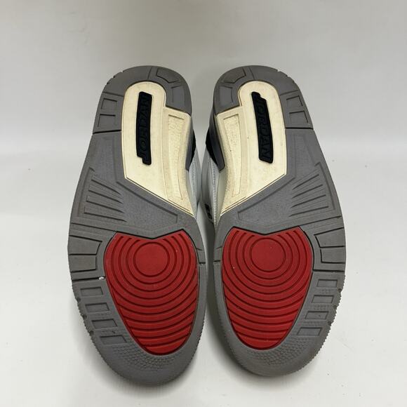 Nike Air Jordan 3 Retro “Cement Grey White Fire Red” main image 5